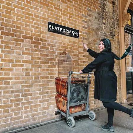 Platform 9 3/4 By Condokeeper 런던 외부 사진